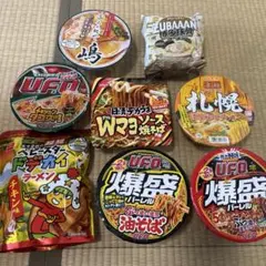 カップラーメンカップ焼きそばお菓子まとめ売りのサムネイル