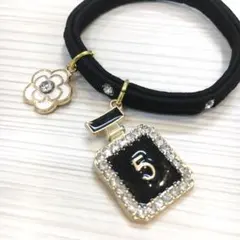 ☆ビジュー ヘアゴム 黒5番 カメリアチャーム★ブレスレットにしても可愛い！