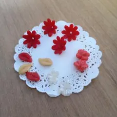 32. お花や葉っぱのビーズセット