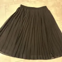 UNIQLO プリーツスカート ブラック Sサイズのサムネイル