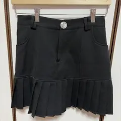 黒 プリーツスカート フロントボタン付き