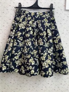 オリーブデオリーブ　OLIVEdes OLIVE スカート　花柄スカート　膝丈のサムネイル