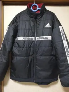 adidas ブラック キッズ中綿ブルゾン　150