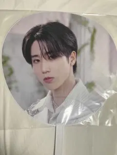 straykids ハン うちわ まとめ売り straykids スキズ ハン うちわ skz toy world - メルカリ