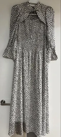 ドット柄ロングワンピース