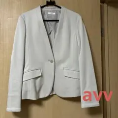 avv セレモニーノーカラージャケット　美品のサムネイル