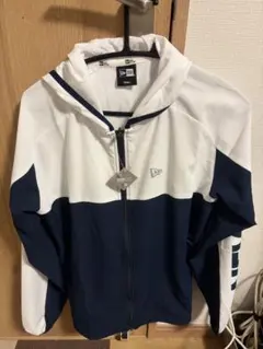 NEWERA パーカー　白