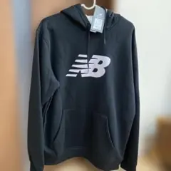 新品・未使用・タグ付き／ニューバランス／パーカー／メンズ／黒／ブラック／裏起毛