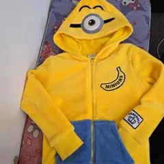 BABYDOLL°・*:.。.☆ミニオン フリースパーカー