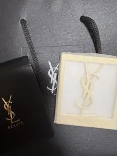 【24時間限定お値下げ‼️】【新品未使用✨️】YSLイヴサンローラン　ミラー