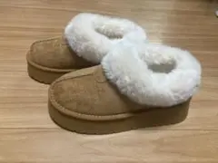 【新品】ムートンブーツ　厚底　ショートブーツ