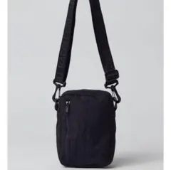 【BAGGU】ショルダーバッグ 黒　スポーツクロスボディ　斜めがけ　バグーのサムネイル