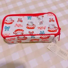 3.【最終値下げ】 2004年ハローキティ メイクポーチ