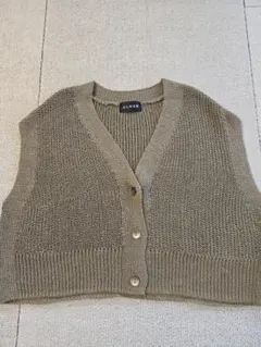 ★お値下げ　新品　未使用　CLOVE　オリーブ色　ベスト9号