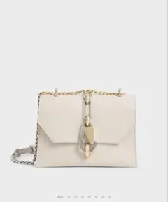 charles&keith ライトベージュ ショルダーバッグ チェーンストラップ