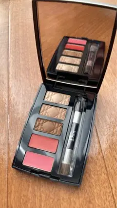 Dior アイシャドウ・リップパレット