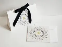 CHANEL ギフトボックス ホワイト　カード付き　2025ホリデー