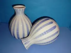 美濃焼　ぷっくり感に癒やされ、白と青のストライプ 陶器 花瓶 2個セット