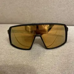Oakley サングラス ブラックフレーム ゴールドレンズのサムネイル
