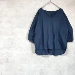 ナノユニバース　綿100%　ブラウス　紺　五分袖　Vネック　バックボタン　肩開き