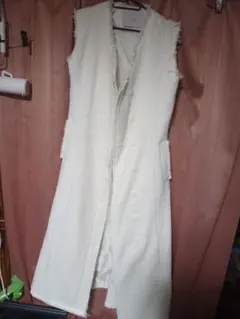 アンティローザ　ホワイト ノースリーブ ベストコートJK