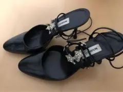 MANOLO BLAHNIK スターモチーフ パンプス ブラックのサムネイル