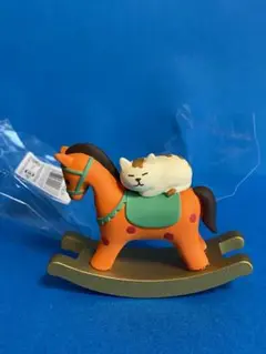 デコレコンコンブル　木馬ですやすや子猫　OR