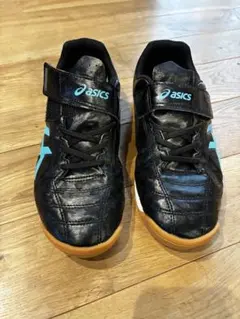 asics フットサルシューズ 黒/青 ベルクロ　22センチ