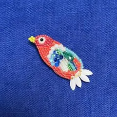 鳥　オレンジ　ビーズブローチ　ハンドメイド