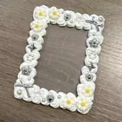 硬質ケース　トレカケース　デコ　ホイップ　花　リボン　白　ホワイト