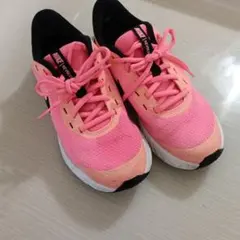 NIKE REVOLUTION スニーカー ピンクのサムネイル