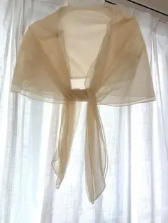 Rew de Rew クリーム色 シフォンストール ショールタイプ　袖あり