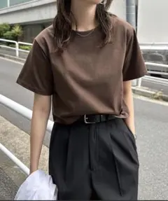 andme ショート丈 半袖Tシャツ ブラウンのサムネイル