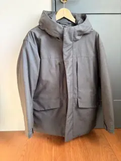 ユニクロ　ハイブリッドダウンパーカ　S