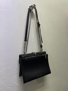 メタリックアクセント ターンロッククロスボディバッグ - ブラック　ハンドバッグ