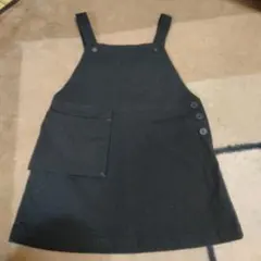 黒いジャンバースカート ポケット付き