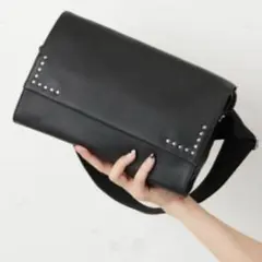 イアパピヨネ　ワイドテープ ショルダーバッグ　レザー　ボディーバッグ