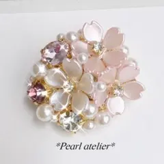 桜＆白花＊パール＆ビジューブローチ✨　卒業式　入学式　桜モチーフ　ハレの日　軽量