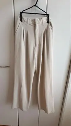 ベージュ タック入りパンツ セットアップ可