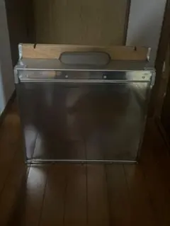 ☆ 中古　アルミ製 おかもち 出前ケース 出前箱・・2個 楽天市場】アルミ 出前箱 縦型 2段（岡持 おかもち 出前道具 人気 出前
