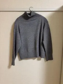グレー タートルネック セーター