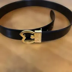 ミラ・ショーンブラックレザーベルト