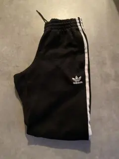 adidas トラックパンツ　Sサイズ