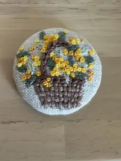 刺繍ブローチ　ミモザ　D