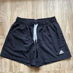 アディダス　ショートパンツ　160