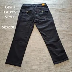 Levi's ブラック 七分丈ストレートレディースデニム　28インチ