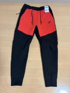 ★新品・未使用品★ナイキ★テックフリース パンツ　Mサイズ 黒赤