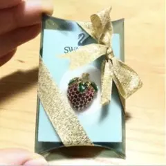 スワロフスキー タックピン いちご