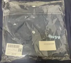 ロゴプリントTシャツ　ネイビー　Lサイズ