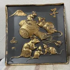 お皿ですが、飾りでも良いと思います